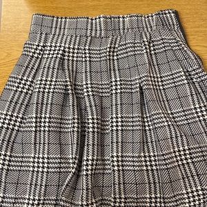Candies Skirt Never Worn Houndstooth Black & White